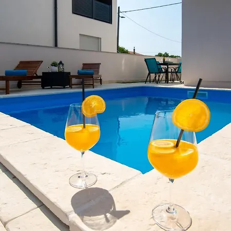 Apartment Family Friendly With A Swimming Pool - 21760 Vir