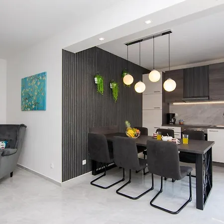 Apartment Family-friendly With Swimming Pool - 21760 *
